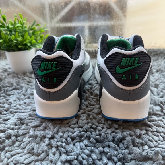 Nike Air Max 90 Boys' Sneakers White Stadium Green DV3607-102 US 3.5 Y - Picture 5 of 8
